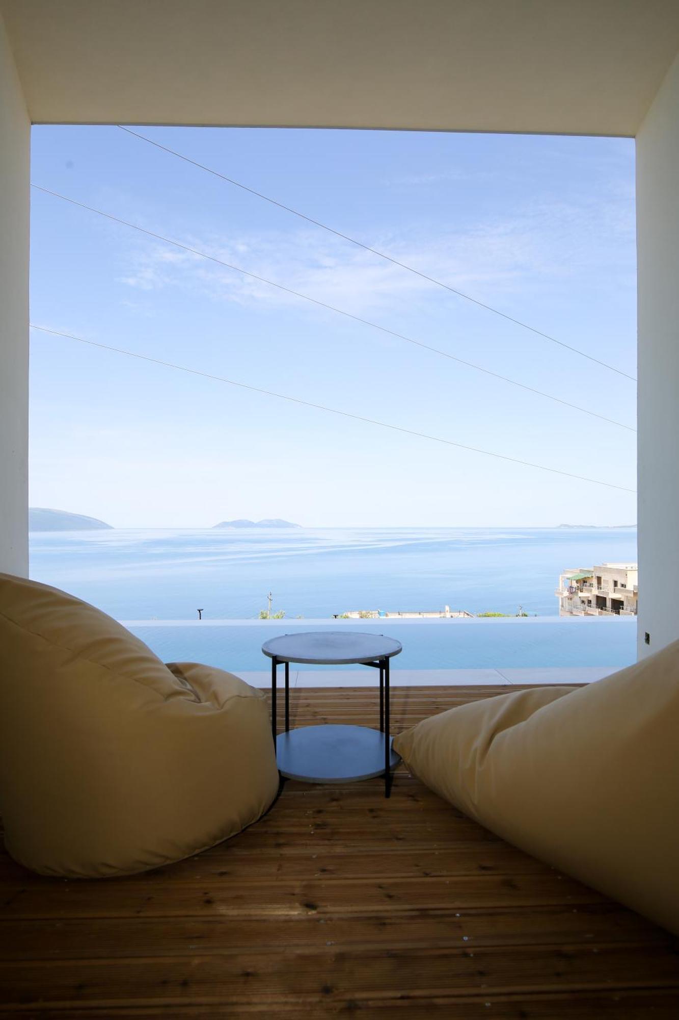 Nobus Hotel & Spa Vlorë Exteriör bild